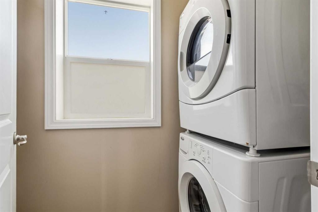 93-313 Millennium Drive, Fort Mcmurray, AB - Indoor Photo Showing Laundry Room