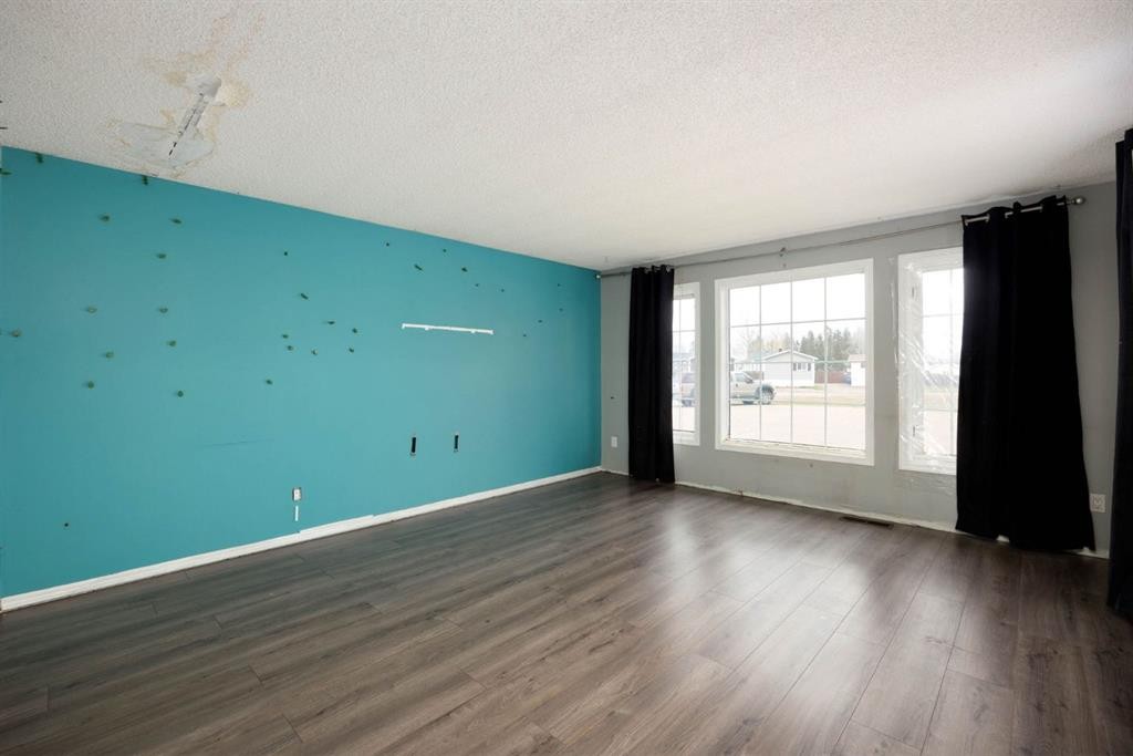 132 Grenada Place, Fort Mcmurray, AB - Indoor Photo Showing Other Room