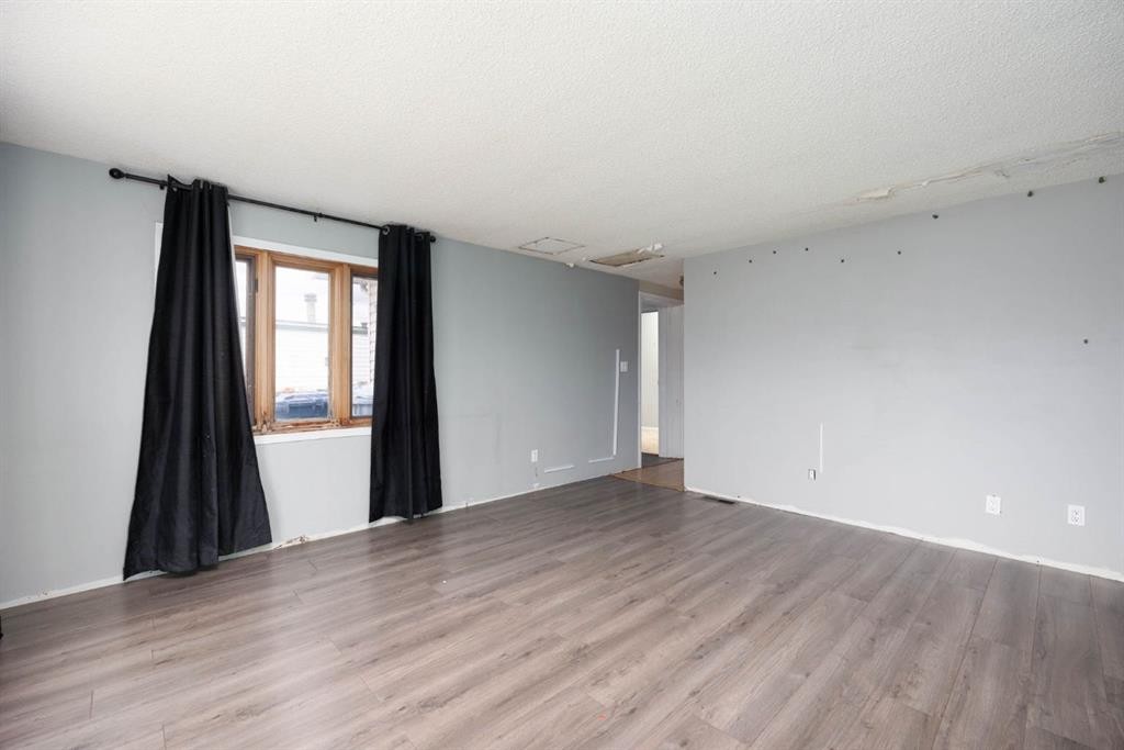 132 Grenada Place, Fort Mcmurray, AB - Indoor Photo Showing Other Room
