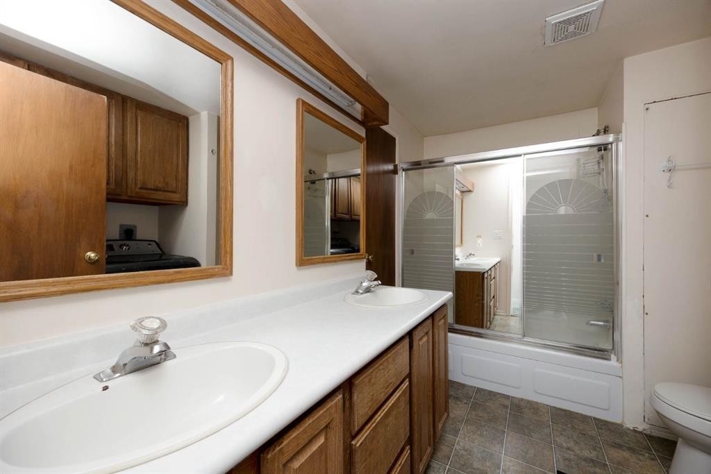 132 Grenada Place, Fort Mcmurray, AB - Indoor Photo Showing Bathroom