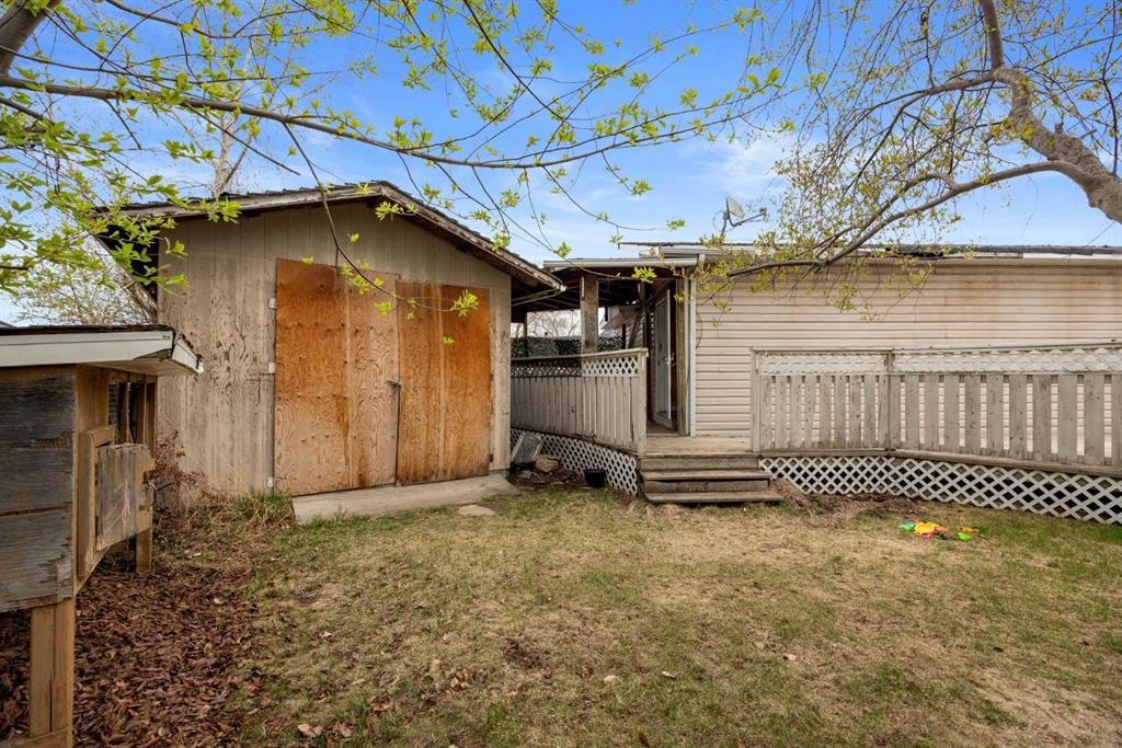 132 Grenada Place, Fort Mcmurray, AB - Outdoor With Deck Patio Veranda