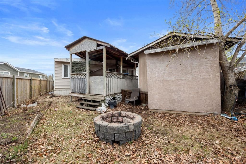 132 Grenada Place, Fort Mcmurray, AB - Outdoor