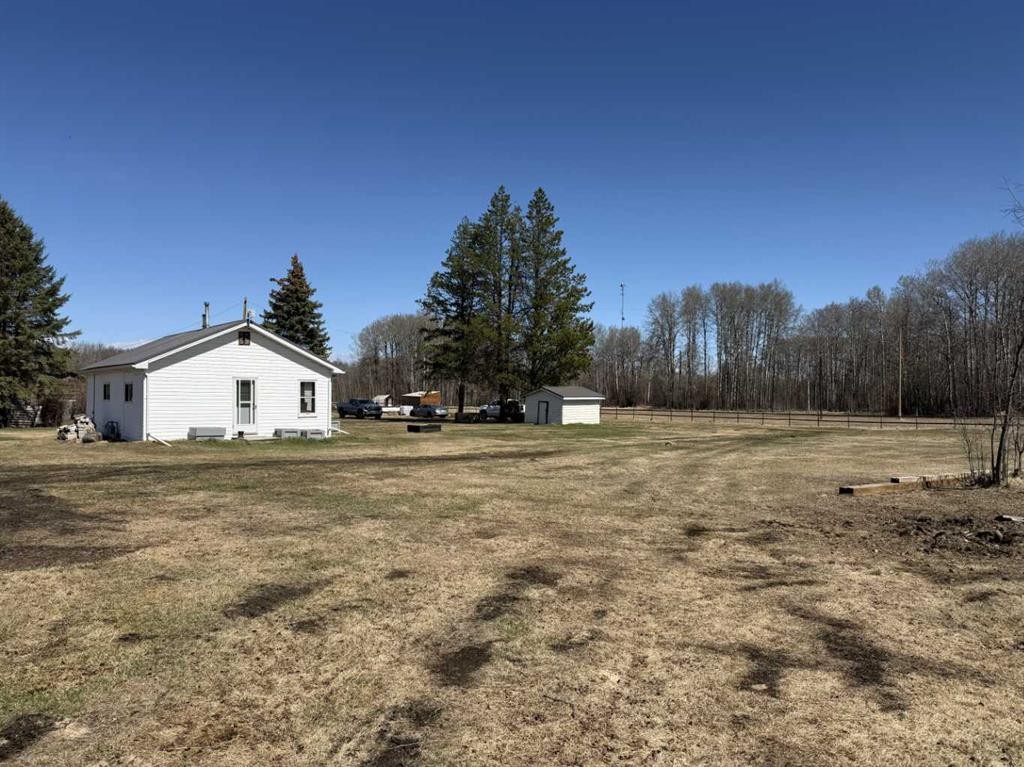 10014B 2 Highway, Kinuso, AB - Outdoor