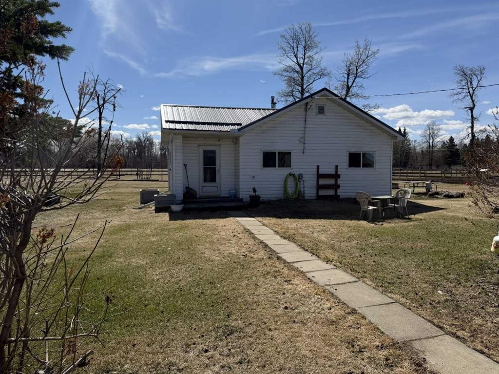 10014B 2 Highway, Kinuso, AB - Outdoor