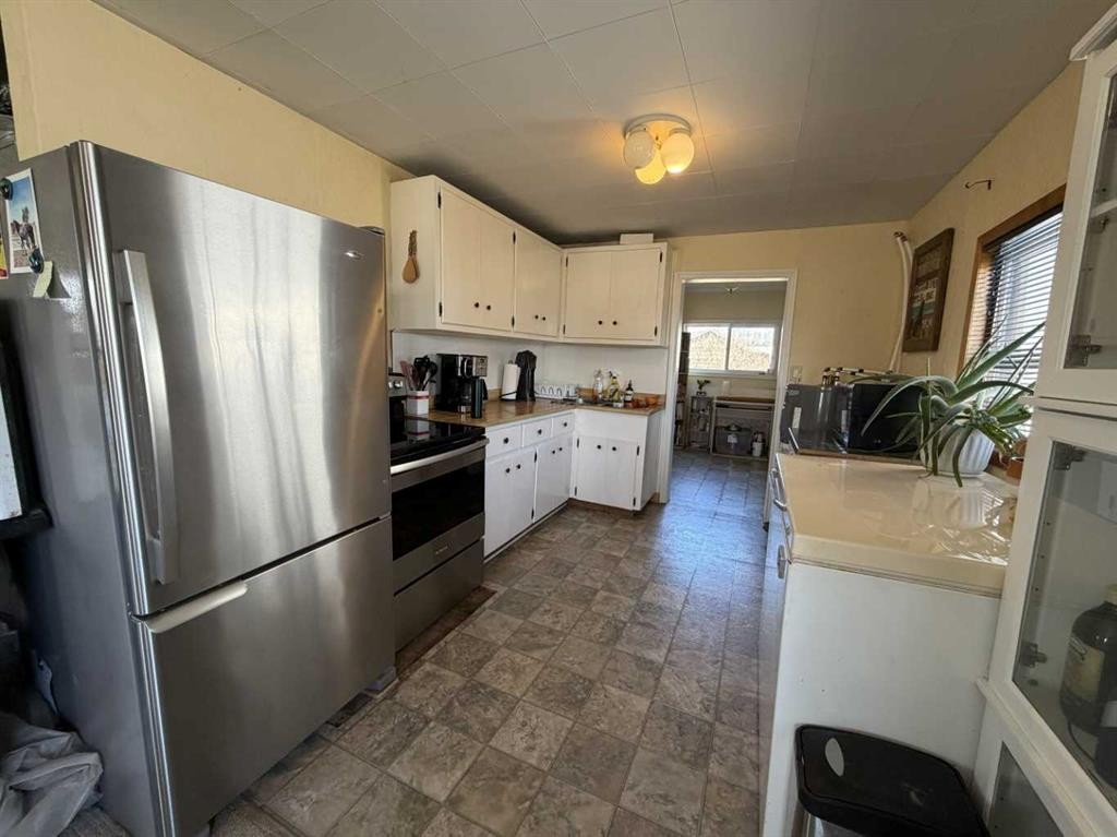 10014B 2 Highway, Kinuso, AB - Indoor Photo Showing Kitchen