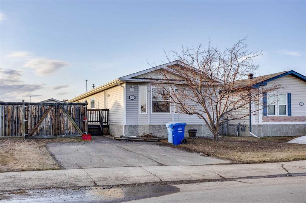 377 Ash Way, Fort Mcmurray, AB - Outdoor