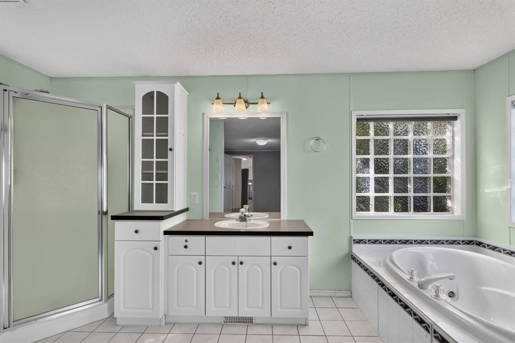 177 Couture Lane, Fort Mcmurray, AB - Indoor Photo Showing Bathroom