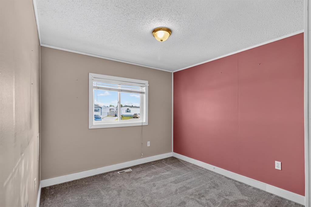 177 Couture Lane, Fort Mcmurray, AB - Indoor Photo Showing Other Room