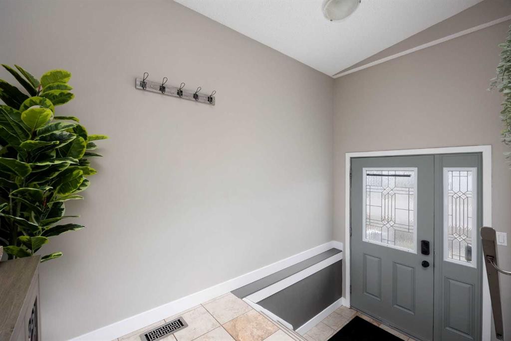 150 Pacific Crescent, Fort Mcmurray, AB - Indoor Photo Showing Other Room