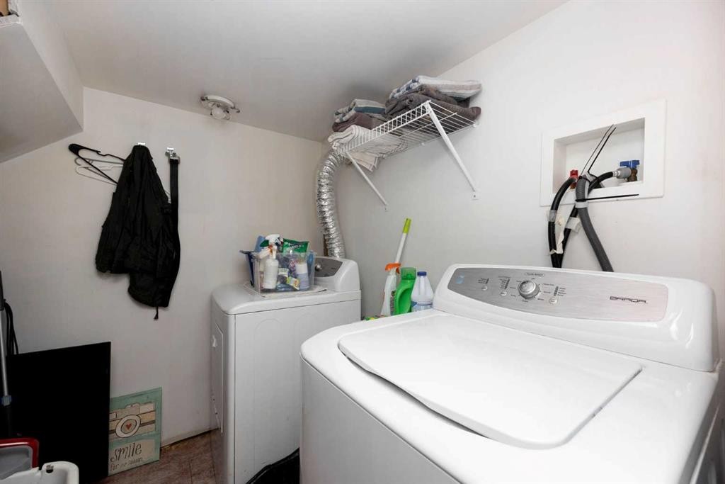 150 Pacific Crescent, Fort Mcmurray, AB - Indoor Photo Showing Laundry Room