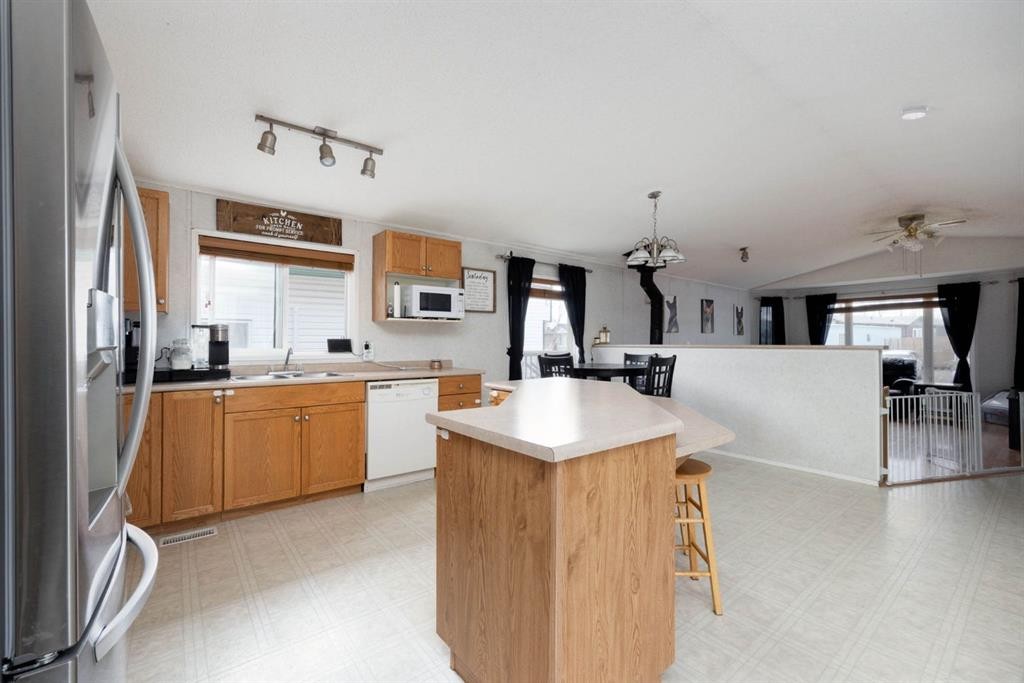 212 Gregoire Crescent, Fort Mcmurray, AB - Indoor Photo Showing Kitchen With Double Sink