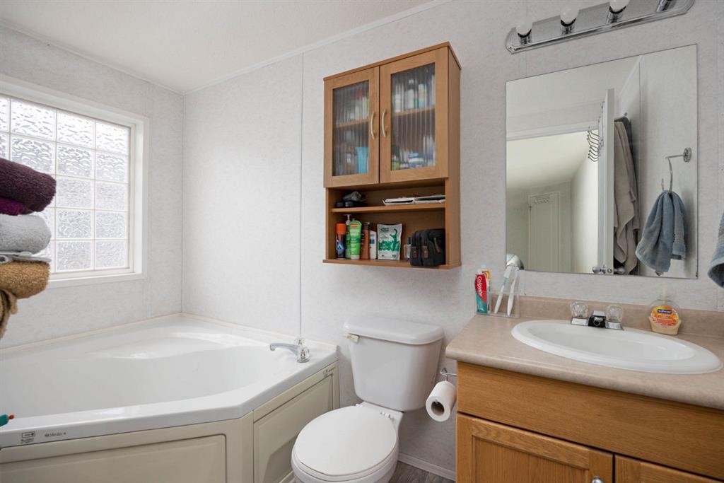 212 Gregoire Crescent, Fort Mcmurray, AB - Indoor Photo Showing Bathroom