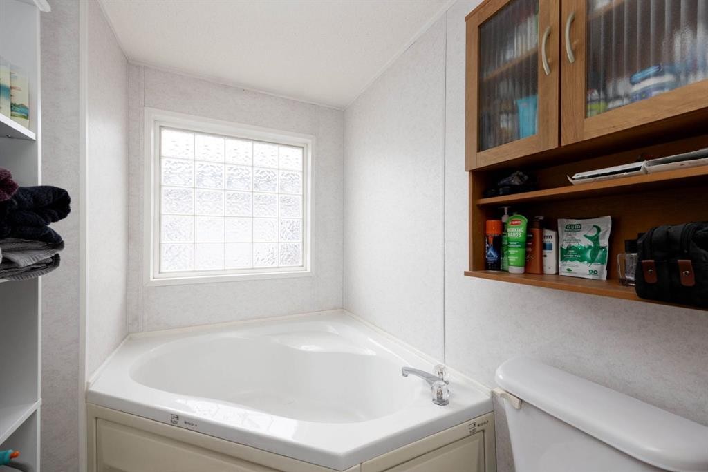 212 Gregoire Crescent, Fort Mcmurray, AB - Indoor Photo Showing Bathroom