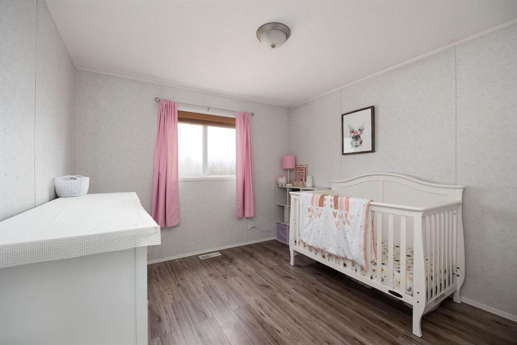 212 Gregoire Crescent, Fort Mcmurray, AB - Indoor Photo Showing Bedroom
