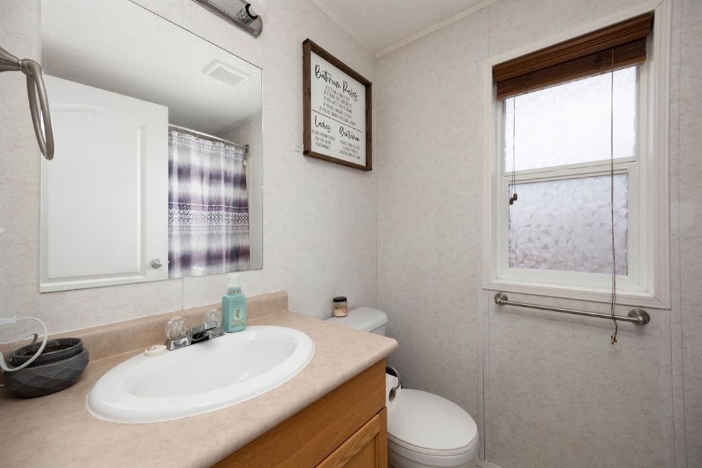 212 Gregoire Crescent, Fort Mcmurray, AB - Indoor Photo Showing Bathroom