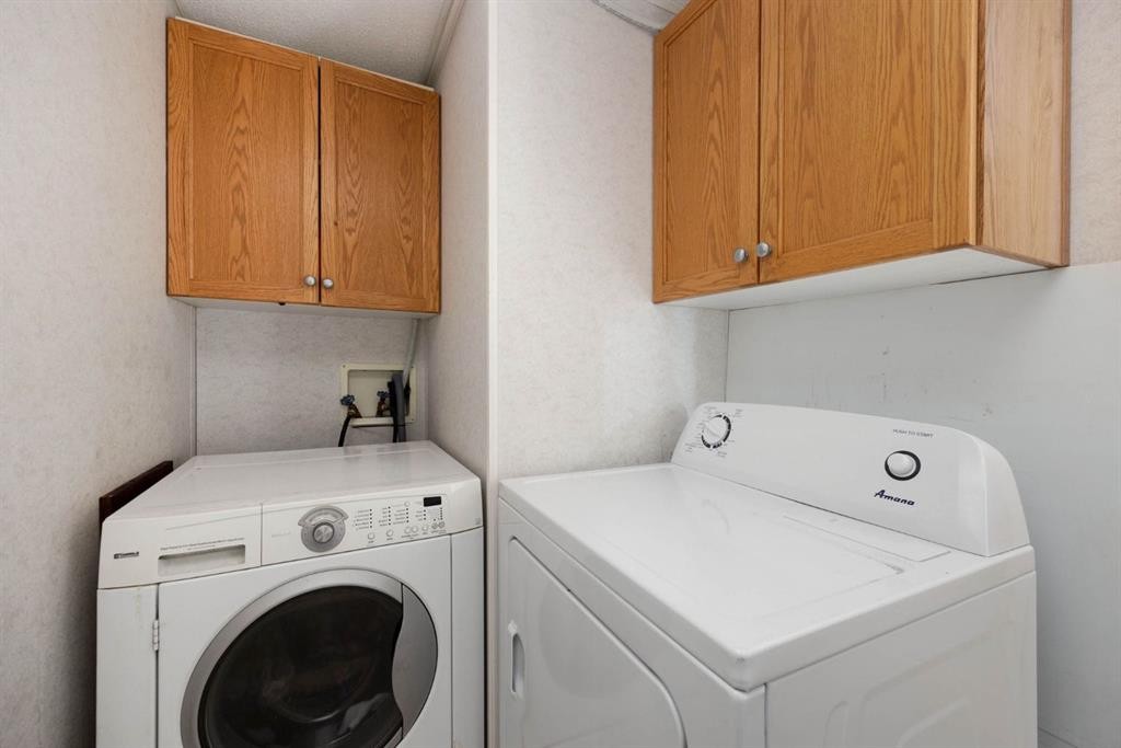 212 Gregoire Crescent, Fort Mcmurray, AB - Indoor Photo Showing Laundry Room