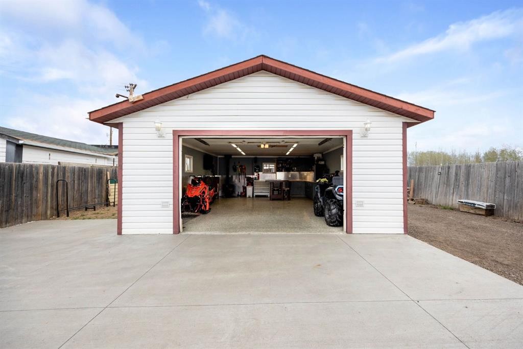 212 Gregoire Crescent, Fort Mcmurray, AB - Outdoor With Exterior