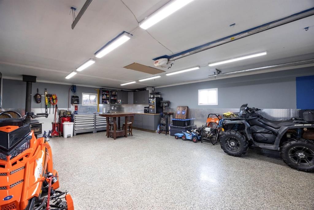 212 Gregoire Crescent, Fort Mcmurray, AB - Indoor Photo Showing Garage