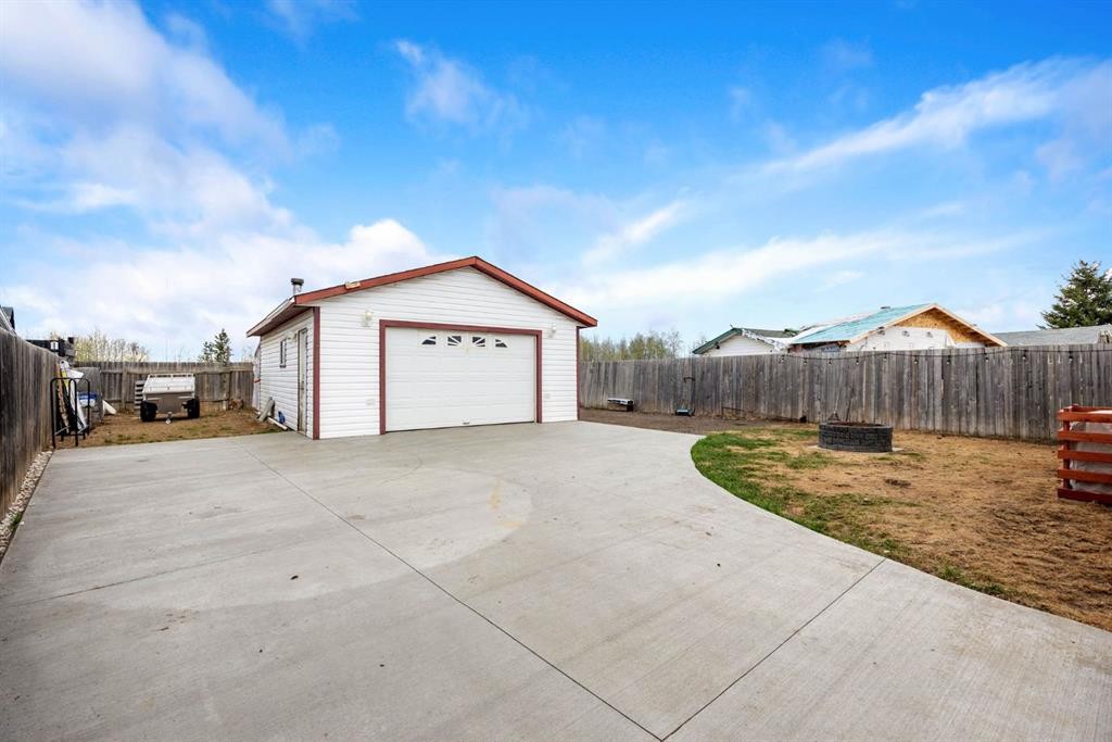212 Gregoire Crescent, Fort Mcmurray, AB - Outdoor With Exterior