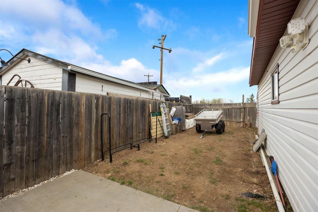 212 Gregoire Crescent, Fort Mcmurray, AB - Outdoor With Exterior