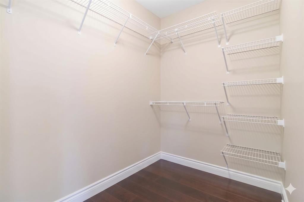 19-300 Sparrow Hawk Drive, Fort Mcmurray, AB - Indoor With Storage