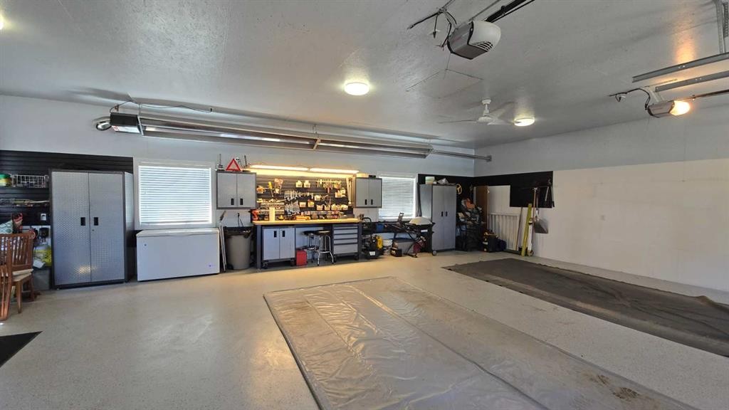 673078 Rr 185, Grassland, AB - Indoor Photo Showing Garage