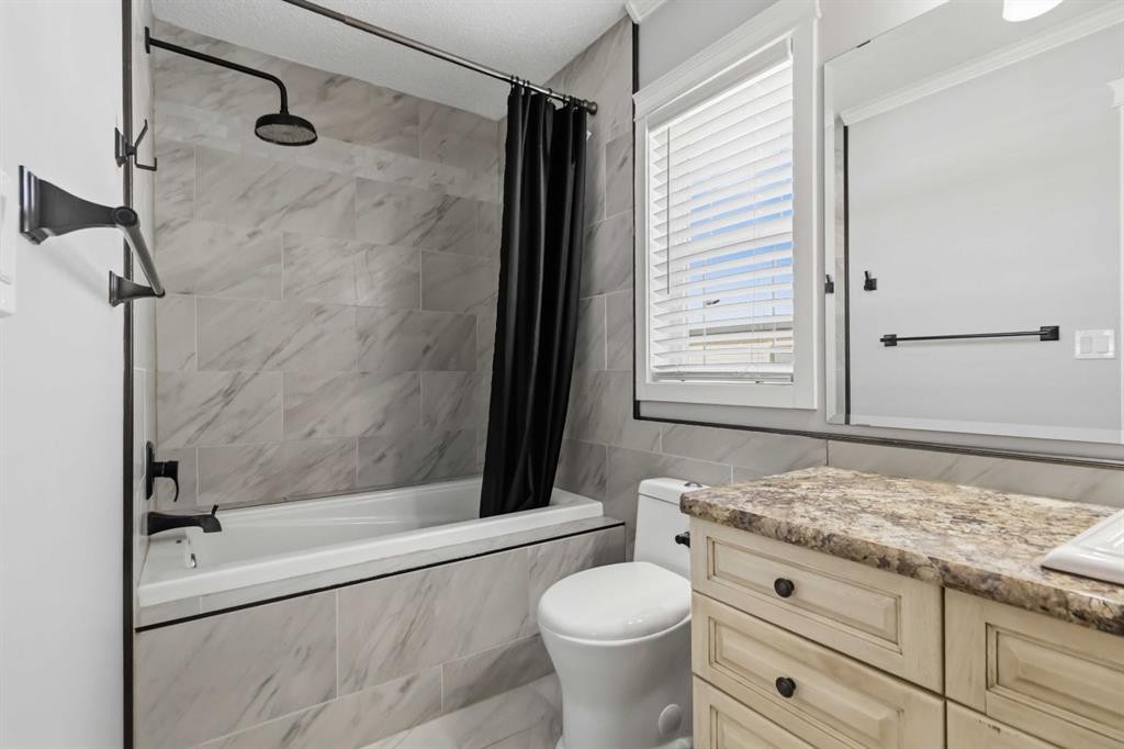 157 Gregoire Crescent, Fort Mcmurray, AB - Indoor Photo Showing Bathroom