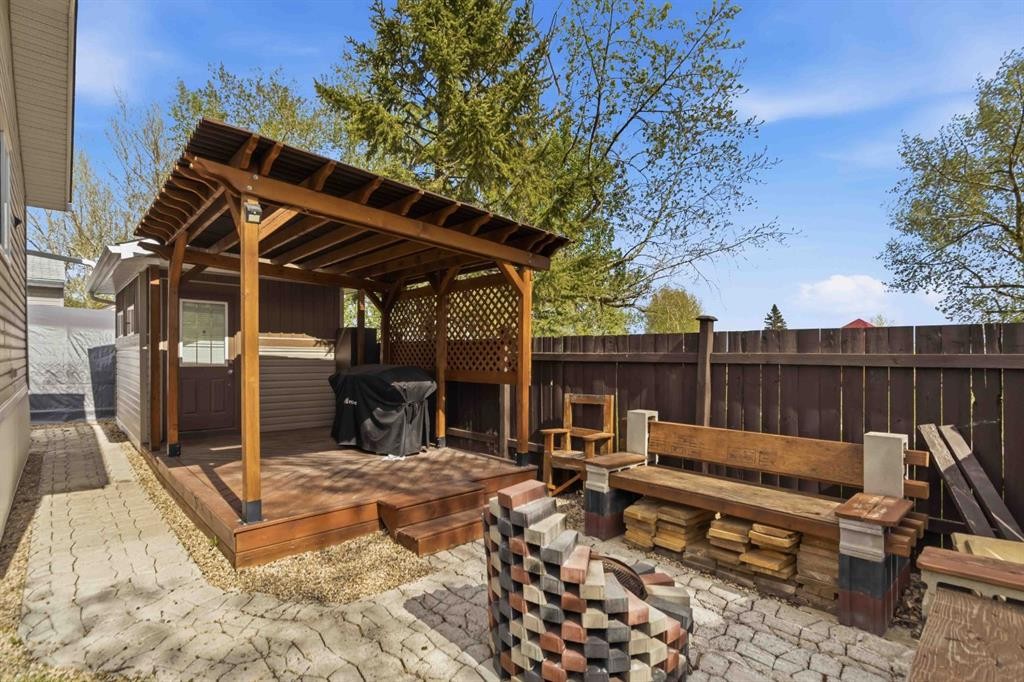 157 Gregoire Crescent, Fort Mcmurray, AB - Outdoor With Deck Patio Veranda