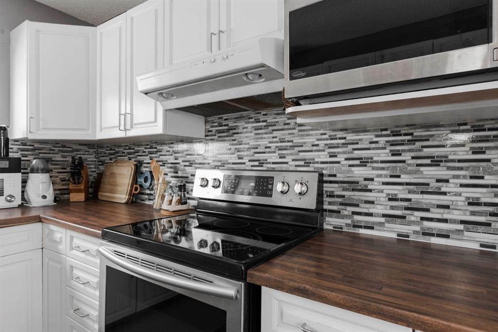 110 Parmenter Crescent, Fort Mcmurray, AB - Indoor Photo Showing Kitchen
