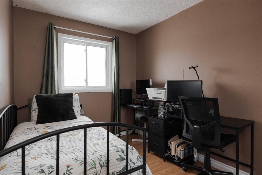 110 Parmenter Crescent, Fort Mcmurray, AB - Indoor Photo Showing Office