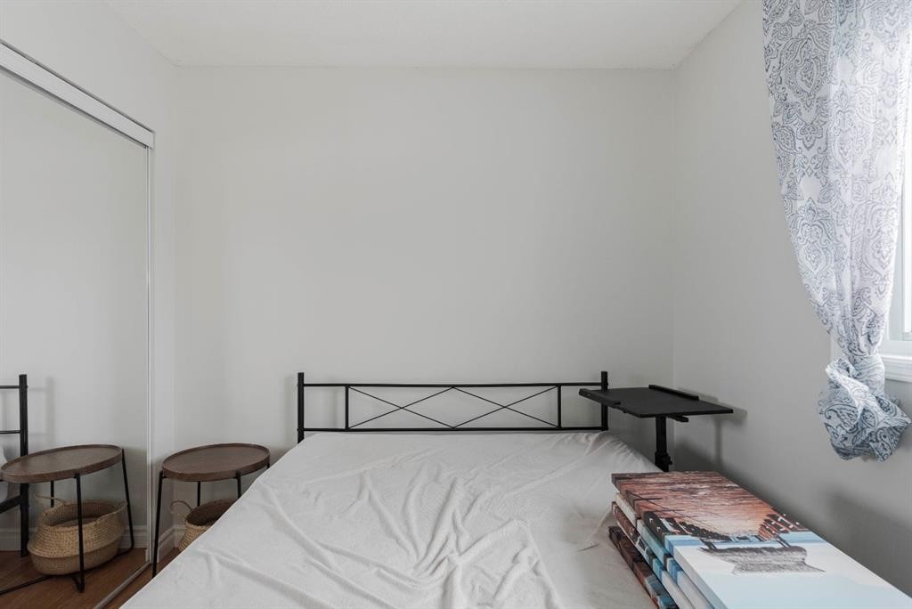 110 Parmenter Crescent, Fort Mcmurray, AB - Indoor Photo Showing Bedroom
