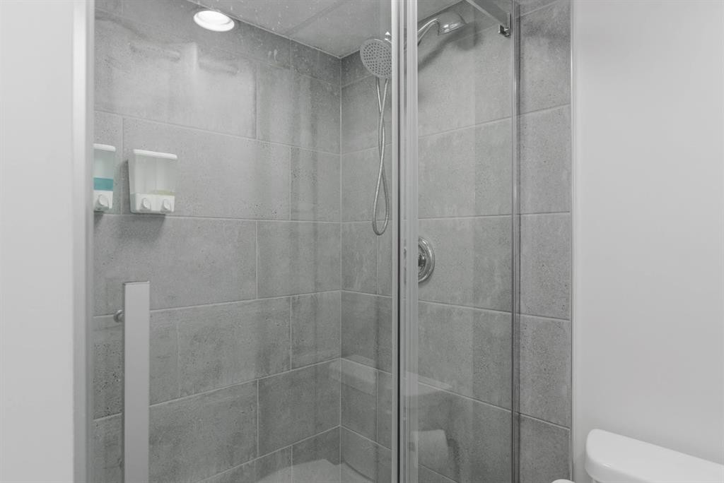 110 Parmenter Crescent, Fort Mcmurray, AB - Indoor Photo Showing Bathroom