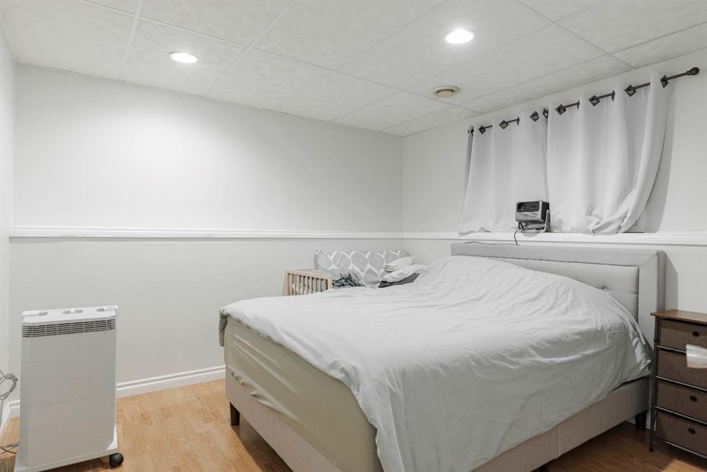 110 Parmenter Crescent, Fort Mcmurray, AB - Indoor Photo Showing Bedroom