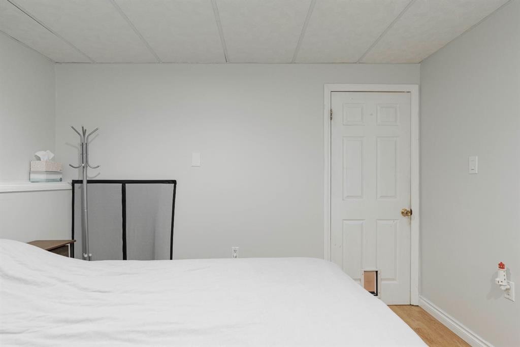 110 Parmenter Crescent, Fort Mcmurray, AB - Indoor Photo Showing Bedroom