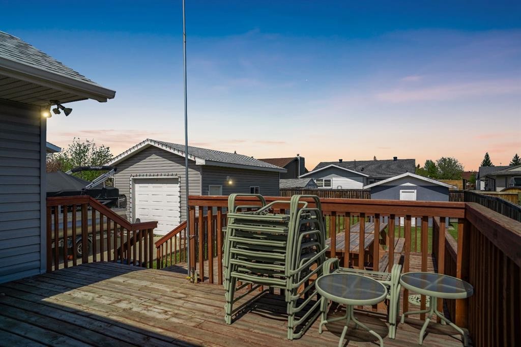 110 Parmenter Crescent, Fort Mcmurray, AB - Outdoor With Deck Patio Veranda With Exterior