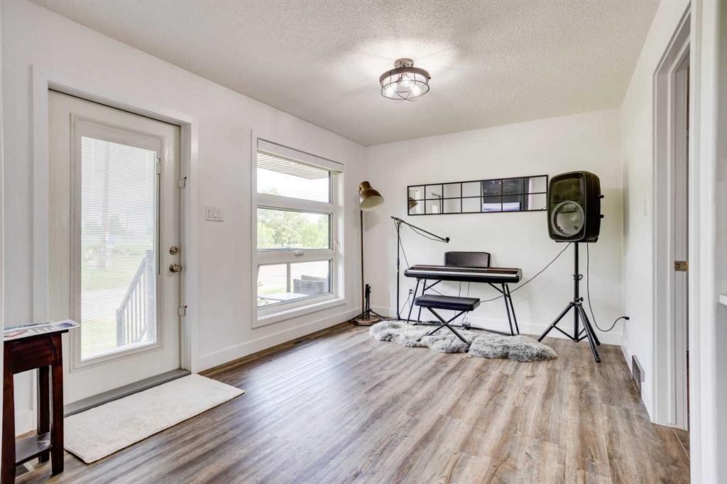 7313 Hughes Avenue, Fort Mcmurray, AB - Indoor Photo Showing Other Room