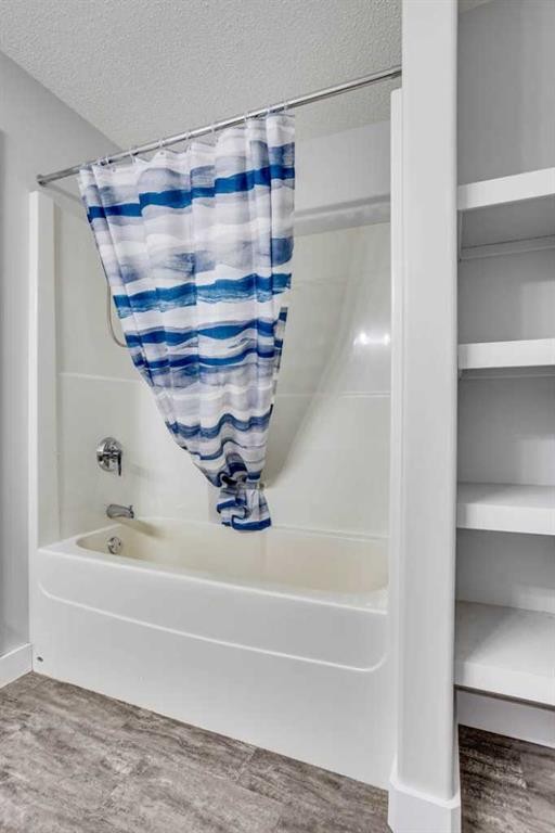 7313 Hughes Avenue, Fort Mcmurray, AB - Indoor Photo Showing Bathroom