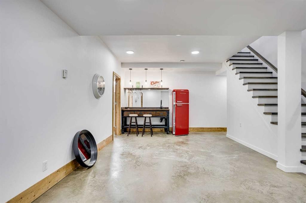 7313 Hughes Avenue, Fort Mcmurray, AB - Indoor Photo Showing Other Room