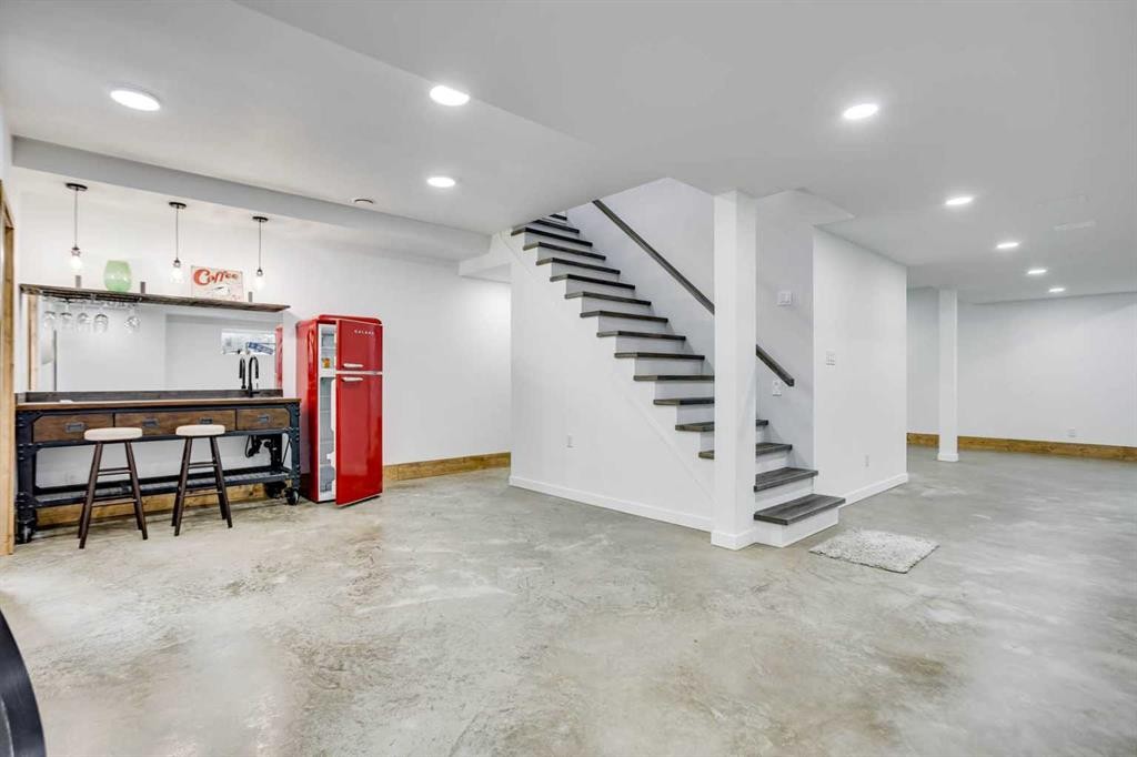7313 Hughes Avenue, Fort Mcmurray, AB - Indoor