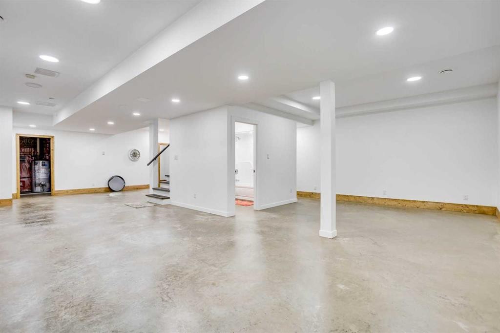 7313 Hughes Avenue, Fort Mcmurray, AB - Indoor