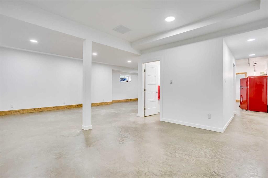 7313 Hughes Avenue, Fort Mcmurray, AB - Indoor