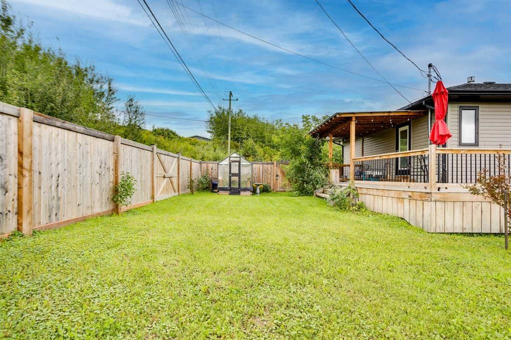 7313 Hughes Avenue, Fort Mcmurray, AB - Outdoor With Deck Patio Veranda