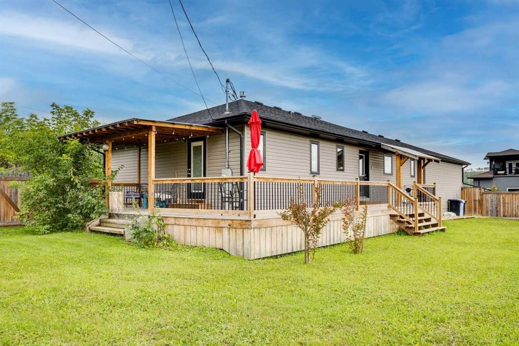 7313 Hughes Avenue, Fort Mcmurray, AB - Outdoor With Deck Patio Veranda