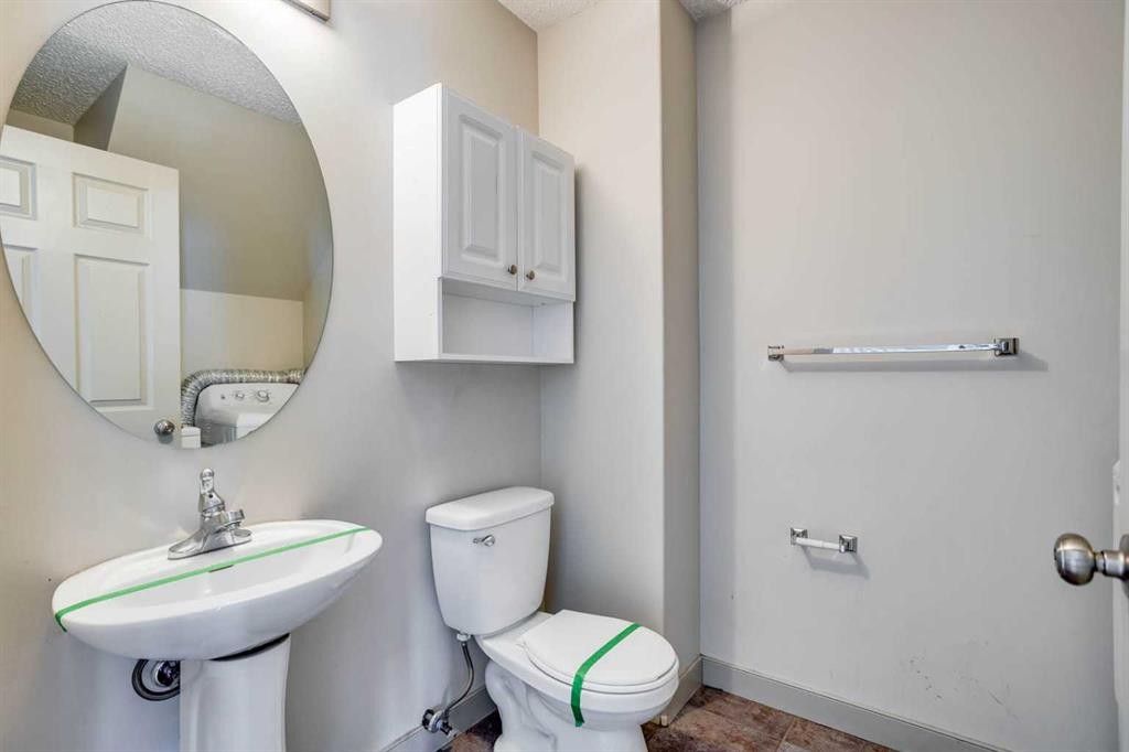 258 Fox Crescent, Fort Mcmurray, AB - Indoor Photo Showing Bathroom