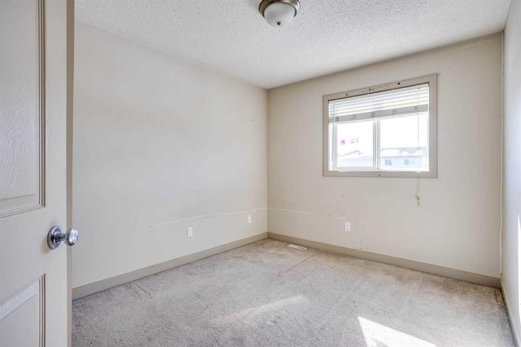258 Fox Crescent, Fort Mcmurray, AB - Indoor Photo Showing Other Room