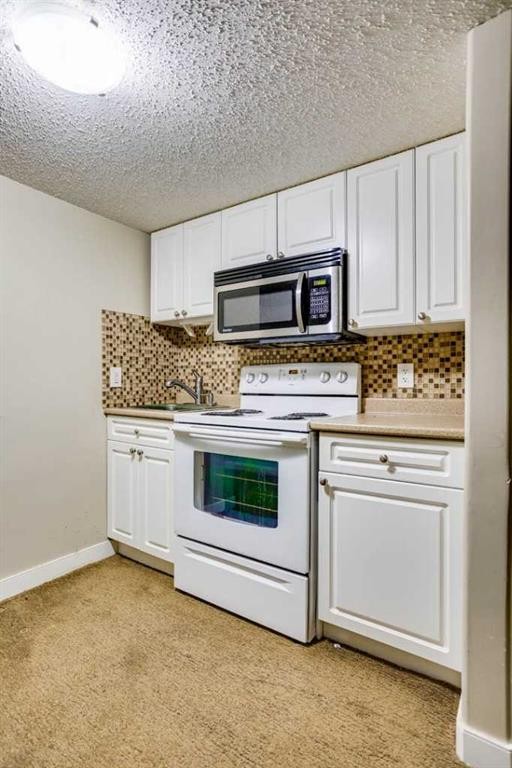 258 Fox Crescent, Fort Mcmurray, AB - Indoor Photo Showing Kitchen