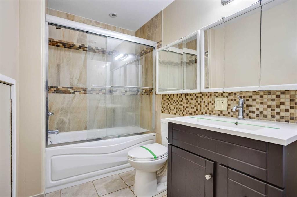 258 Fox Crescent, Fort Mcmurray, AB - Indoor Photo Showing Bathroom