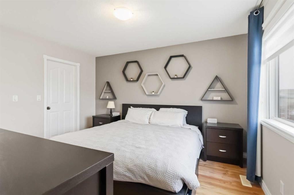 112 Saline Creek Way, Fort Mcmurray, AB - Indoor Photo Showing Bedroom