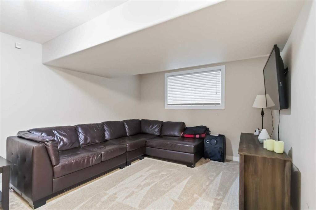112 Saline Creek Way, Fort Mcmurray, AB - Indoor Photo Showing Living Room