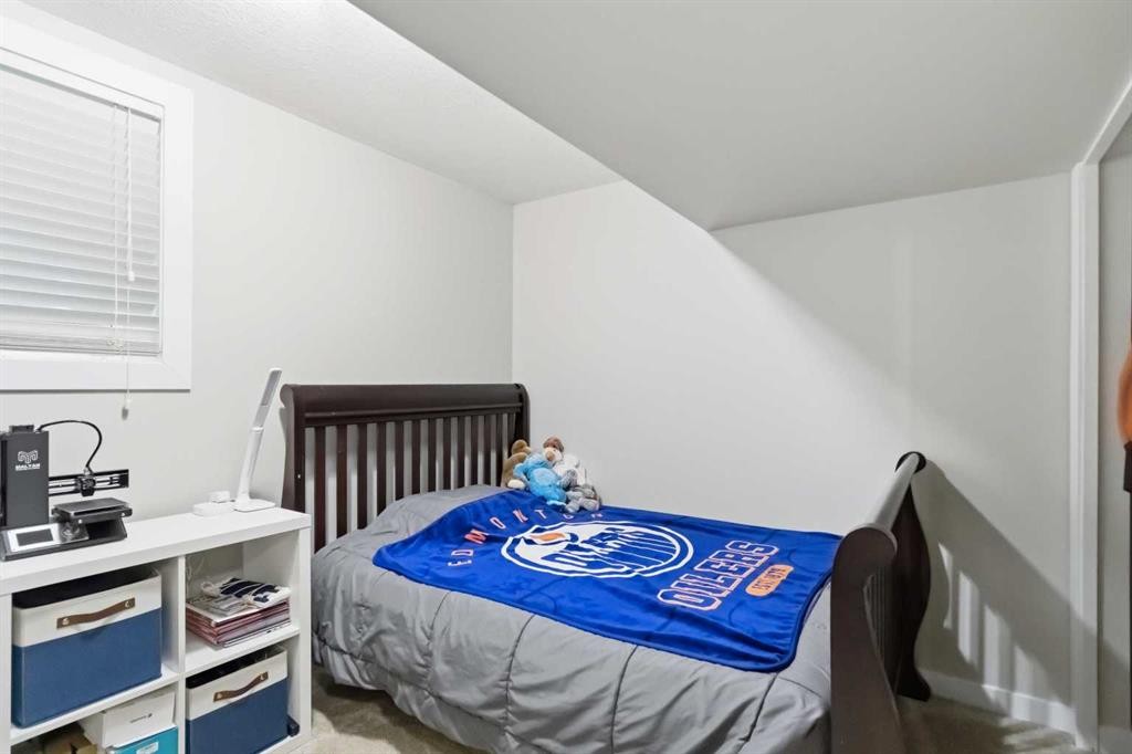 112 Saline Creek Way, Fort Mcmurray, AB - Indoor Photo Showing Bedroom